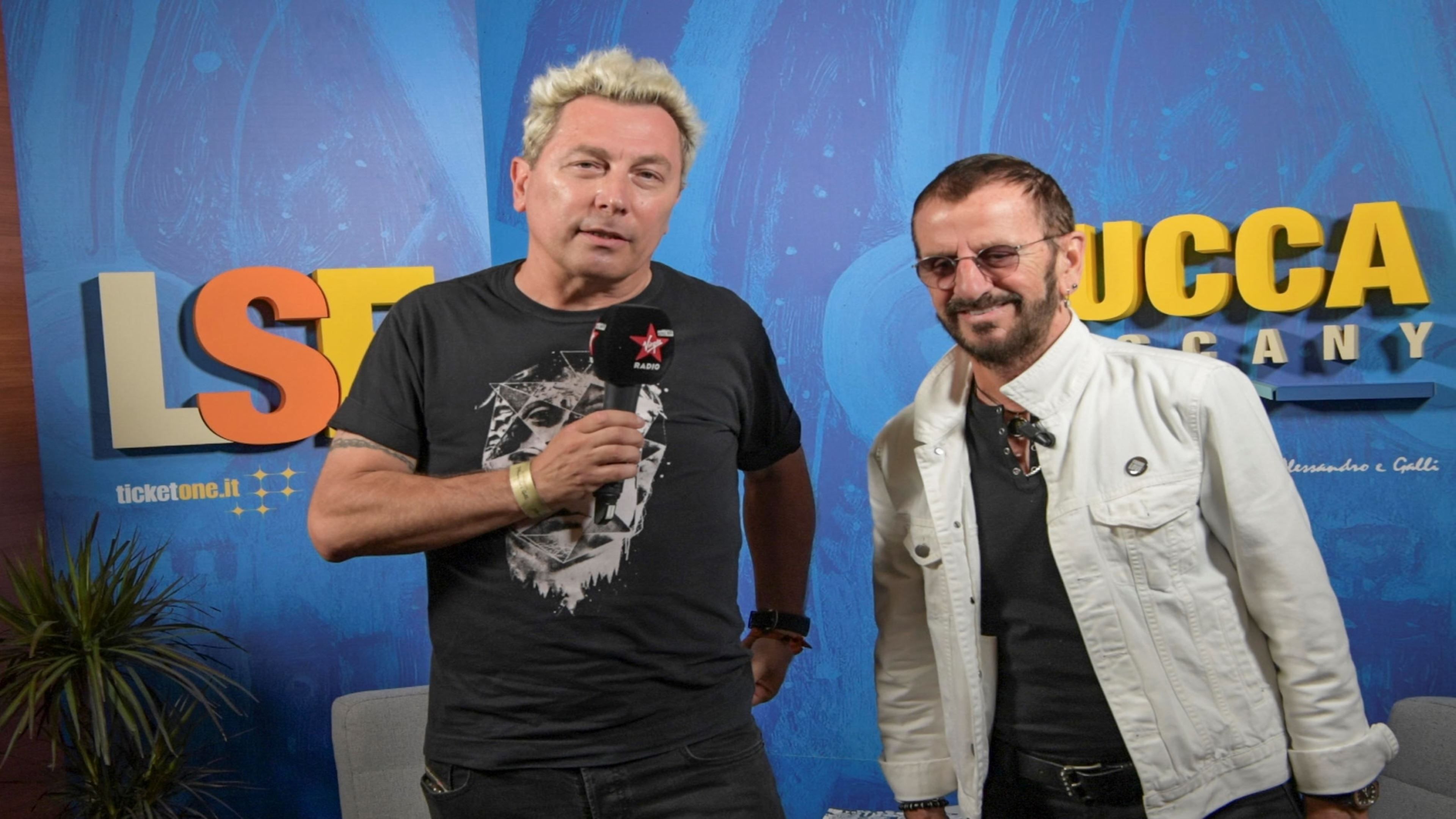 Ringo Starr: guarda l'intervista integrale realizzata da Ringo al leggendario batterista dei Beatles