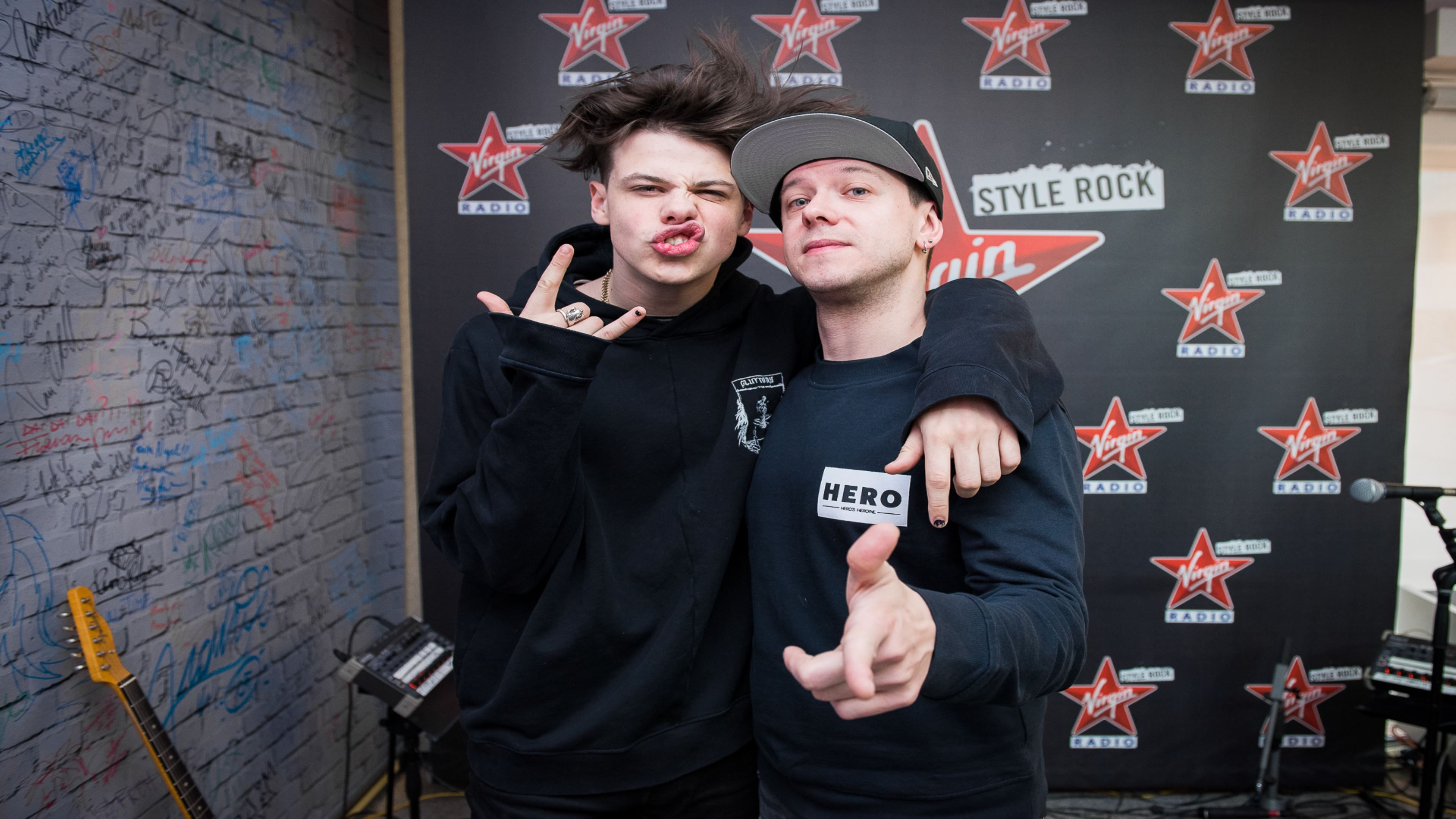 Yungblud: guarda il video dell'intervista realizzata da Andrea Rock e ascolta I Love You, Will You Marry Me live