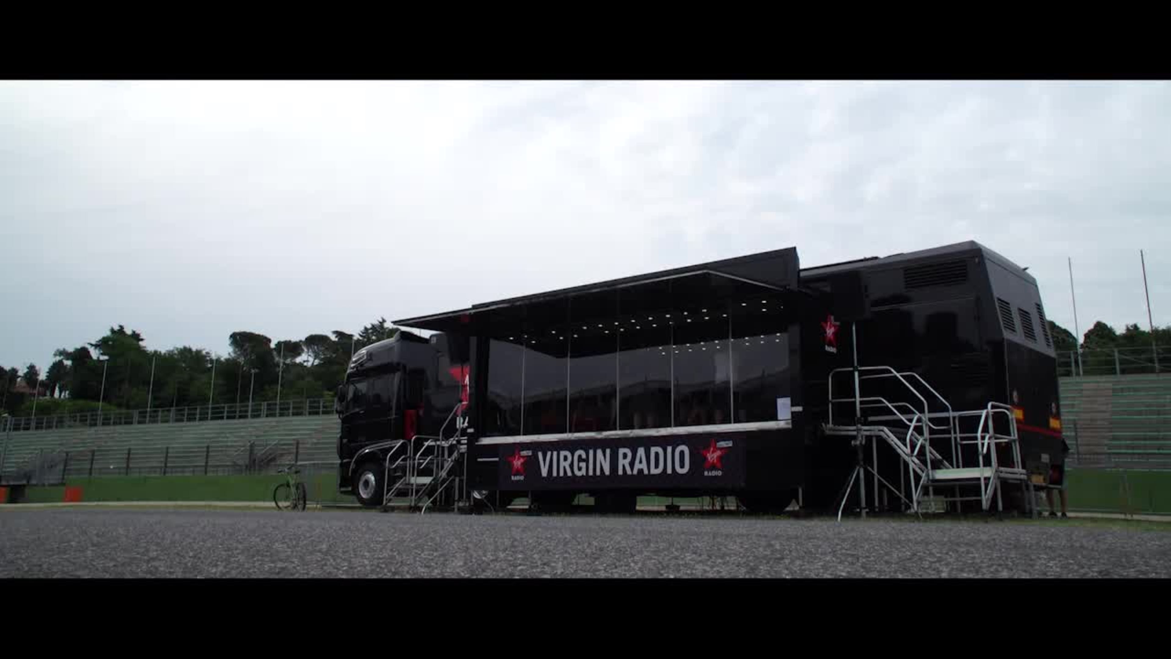 Guns N' Roses: il video della quiete prima del ROCK!