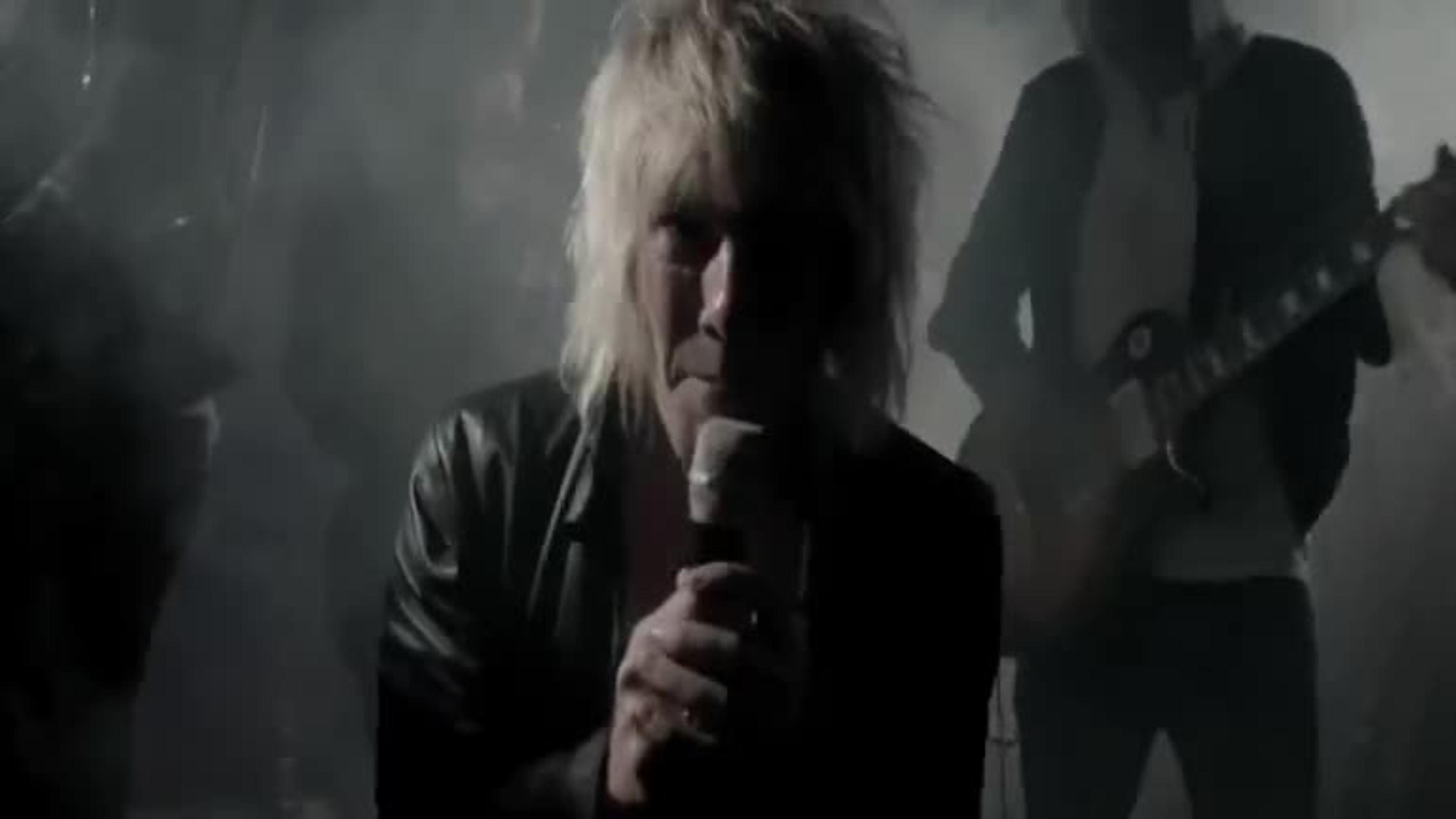 Towers of London – Shake It