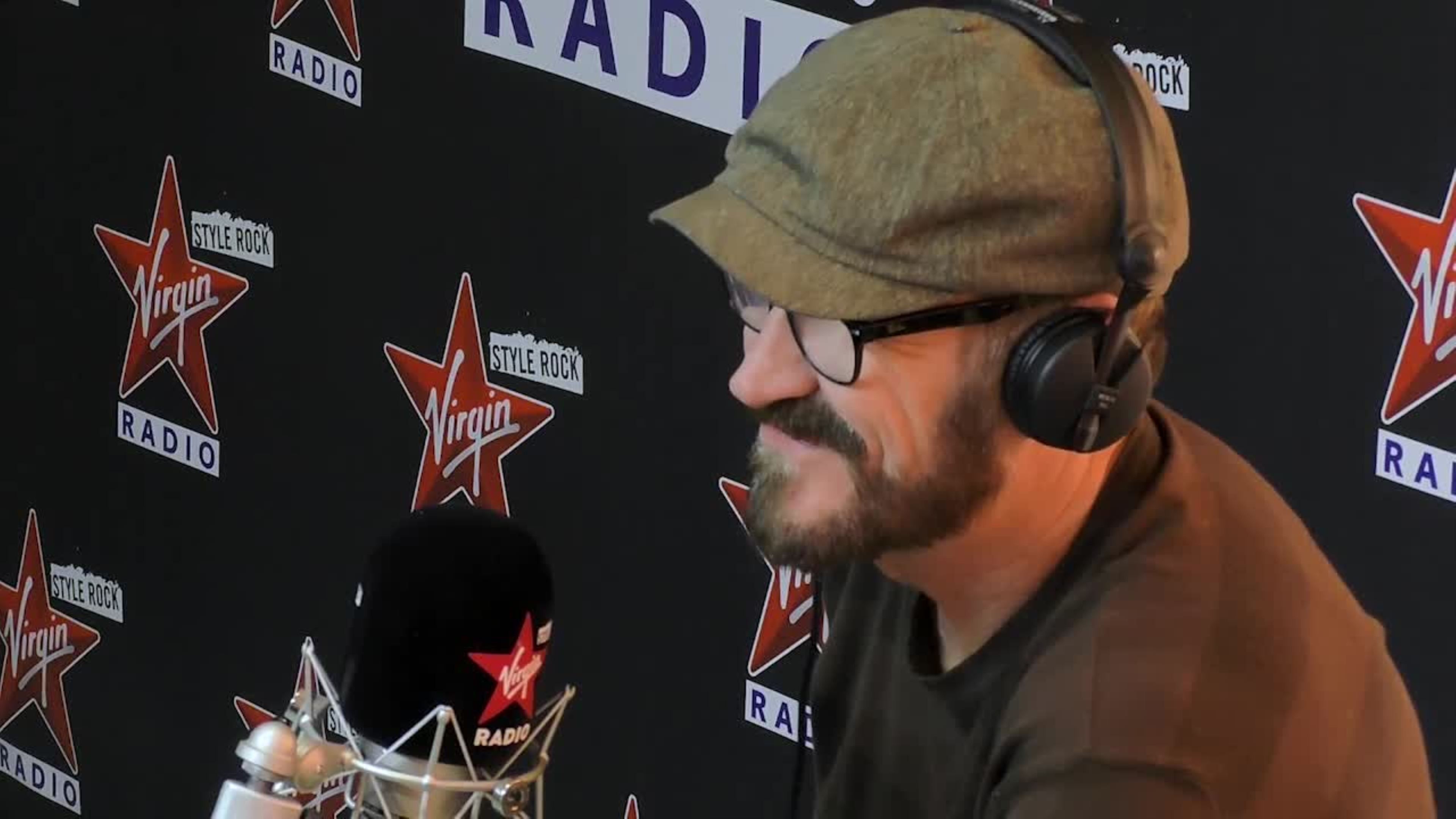 Revolver: Marco Giallini ci presenta i suoi brani preferiti. Oggi tocca ai Led Zeppelin. Guarda il video