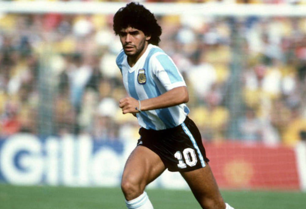 E’ morto Diego Armando Maradona. Il più grande giocatore di calcio di sempre