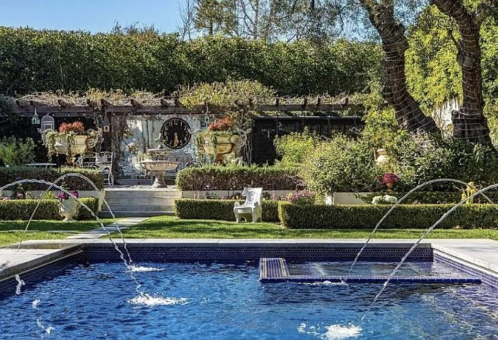 Ozzy Osbourne: in vendita la sua casa di Los Angeles per 18 milioni di dollari. Guarda le foto