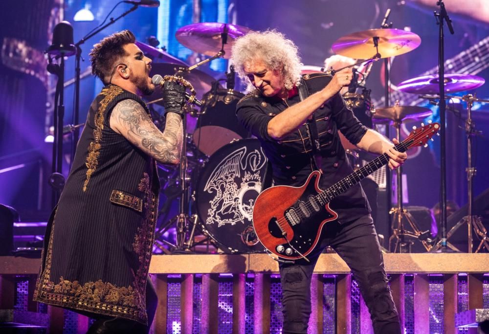 Queen + Adam Lambert: le foto più belle e la scaletta del primo concerto a Bologna