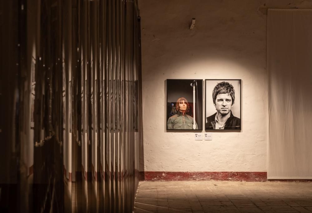 R’n’R Bonsai, la mostra evento dedicata alle fotografie rock di Henry Ruggeri e i lavori del regista Gianluca Grandinetti. Guarda le foto