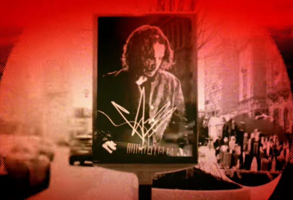 Chris Cornell, pubblicato il video di Watching The Wheels, la sua ultima cover di John Lennon. Guardalo qui