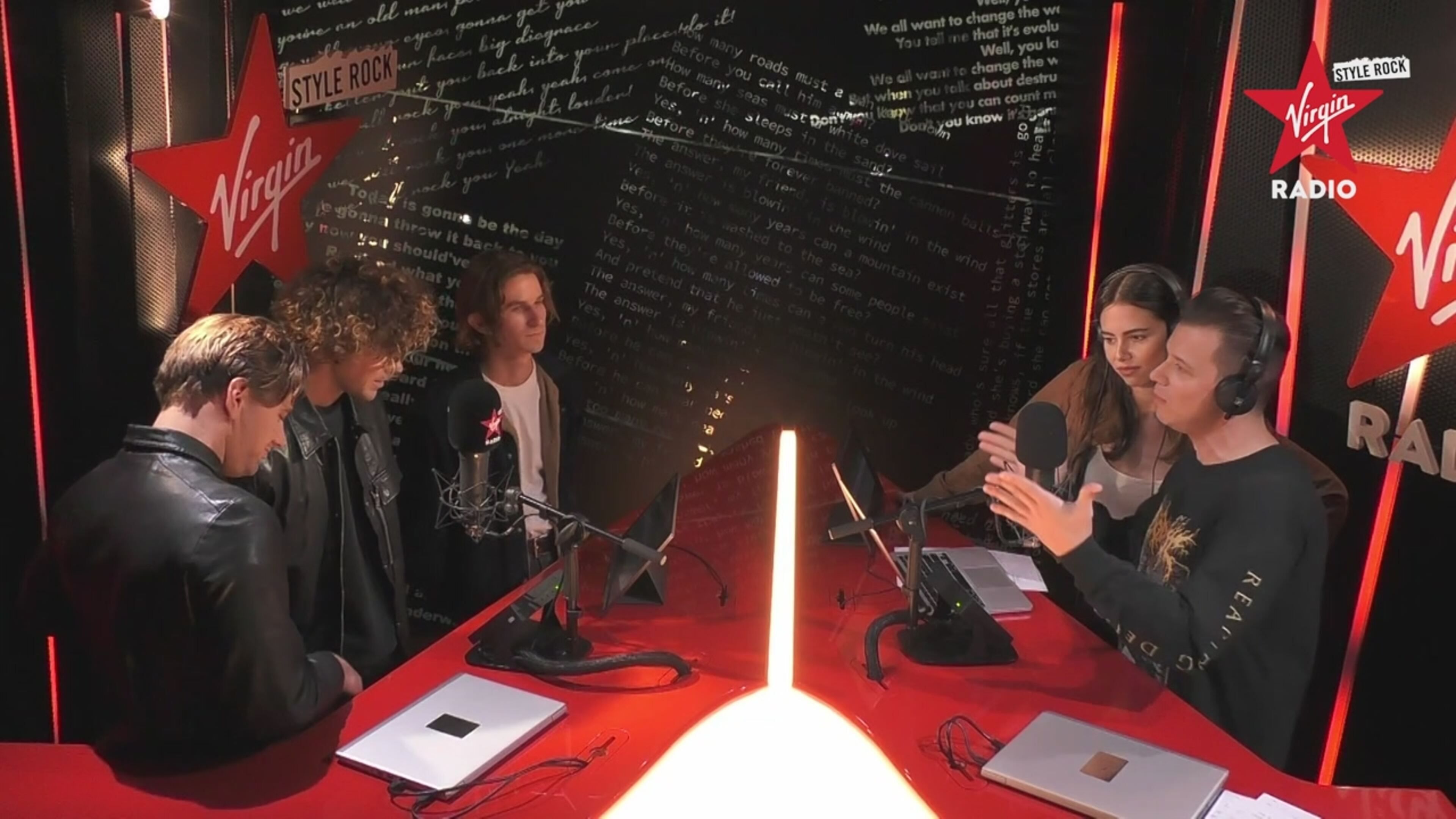 Almost Monday: guarda l’intervista in diretta a Virgin Generation