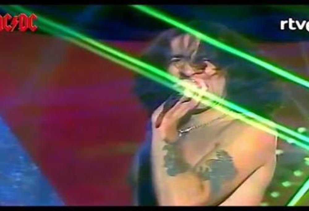 L'ultima volta sul palco di Bon Scott con gli AC/DC. Guarda il video e scopri la storia