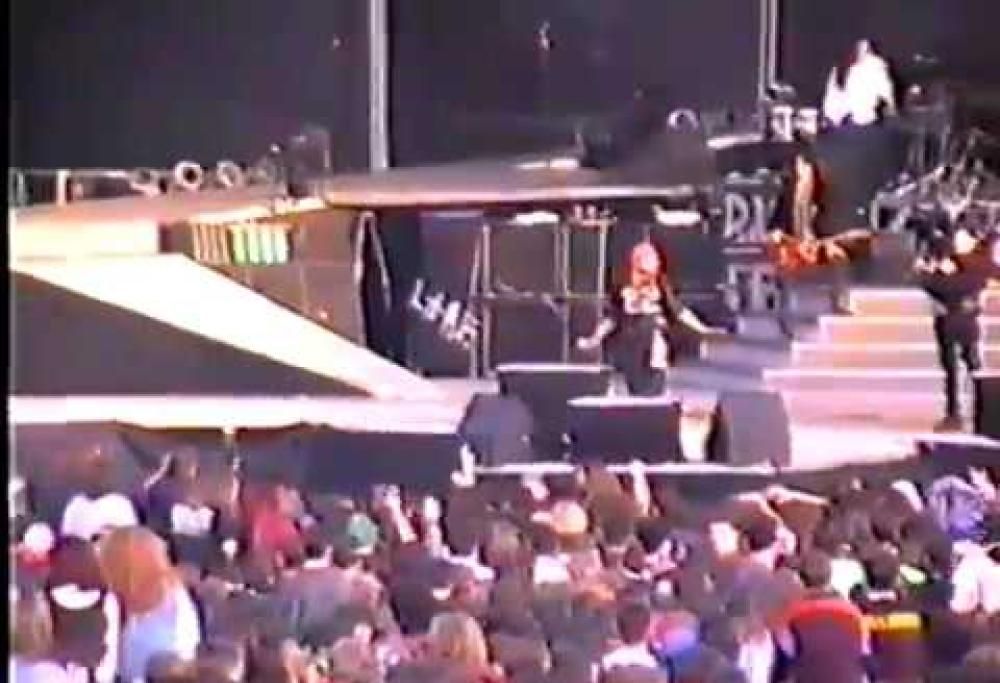 Guns N' Roses - One (U2 cover) @ Slane Castle (16-5-1992)