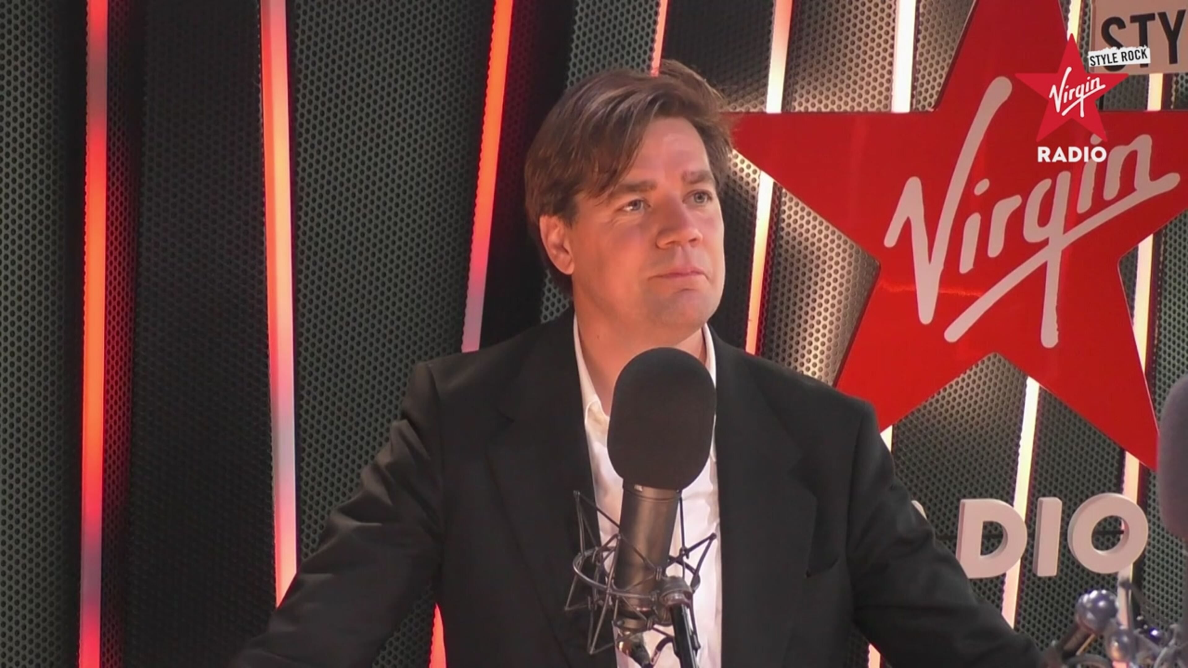 The Hives: guarda l’intervista a Pelle Almqvist a Virgin Radio