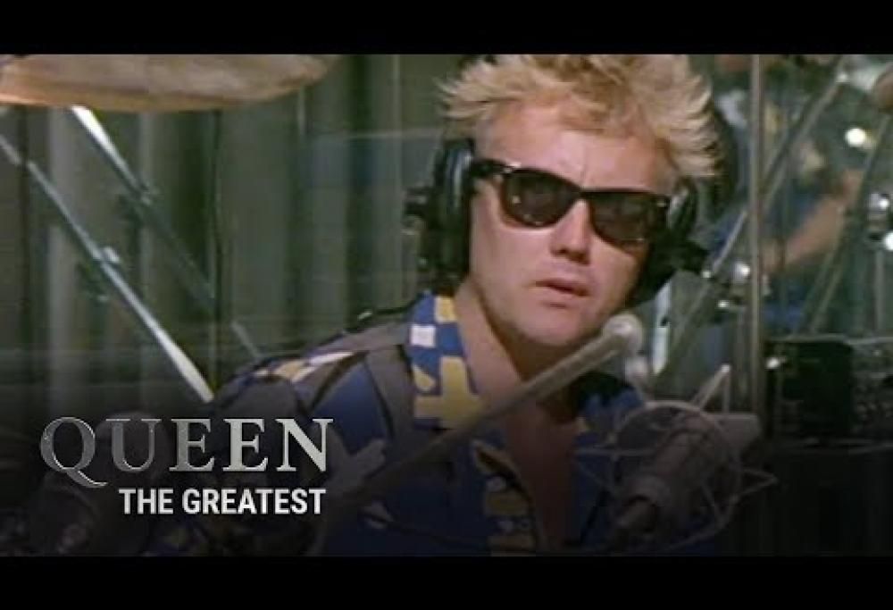 Queen: da Radio Ga Ga a One Vision, la storia delle canzoni scritte da Roger Taylor nella nuova puntata della serie The Greatest