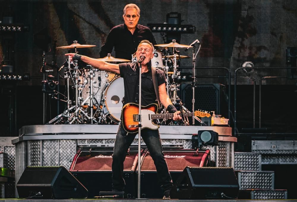 Bruce Springsteen & E Street Band: le foto più belle e la scaletta del concerto a Ferrara