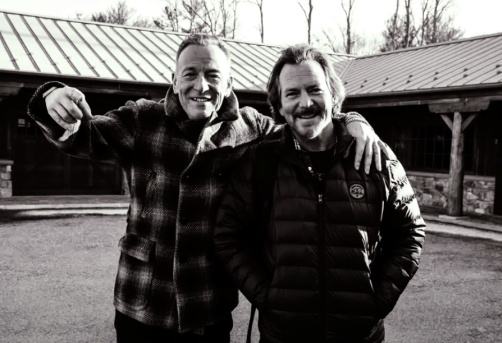 Bruce Springsteen intervista Eddie Vedder, guarda il documentario completo sull'album Earthling