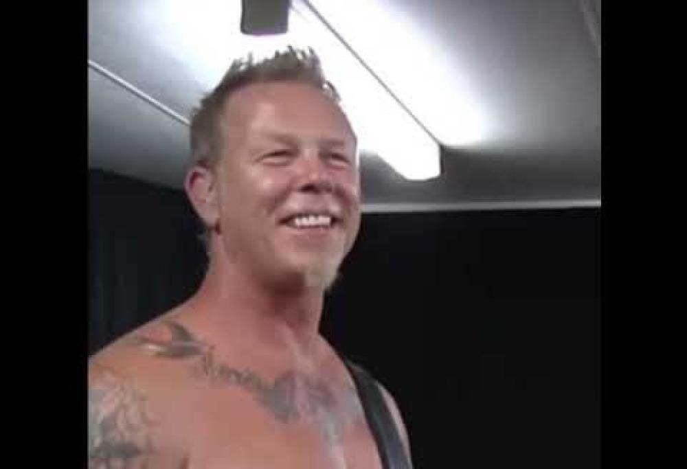 I Metallica suonano Enter Sandman al contrario durante le prove di un loro concerto. Guarda il video