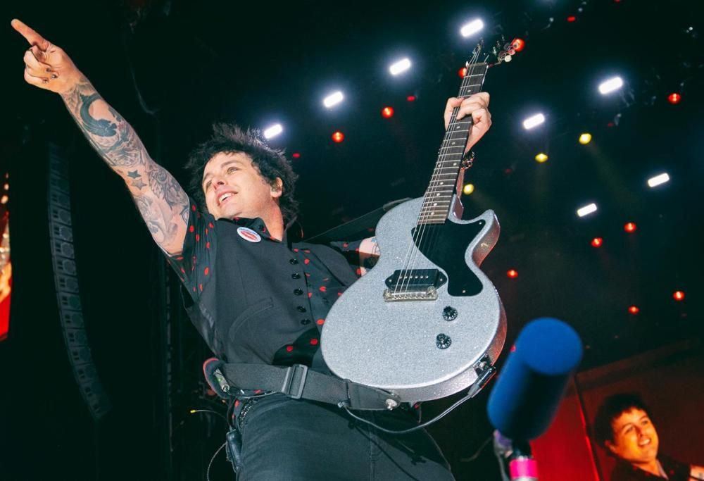 I Green Day hanno suonato cover di Nirvana, Ramones e The Cure durante il concerto di capodanno. Guarda il video integrale