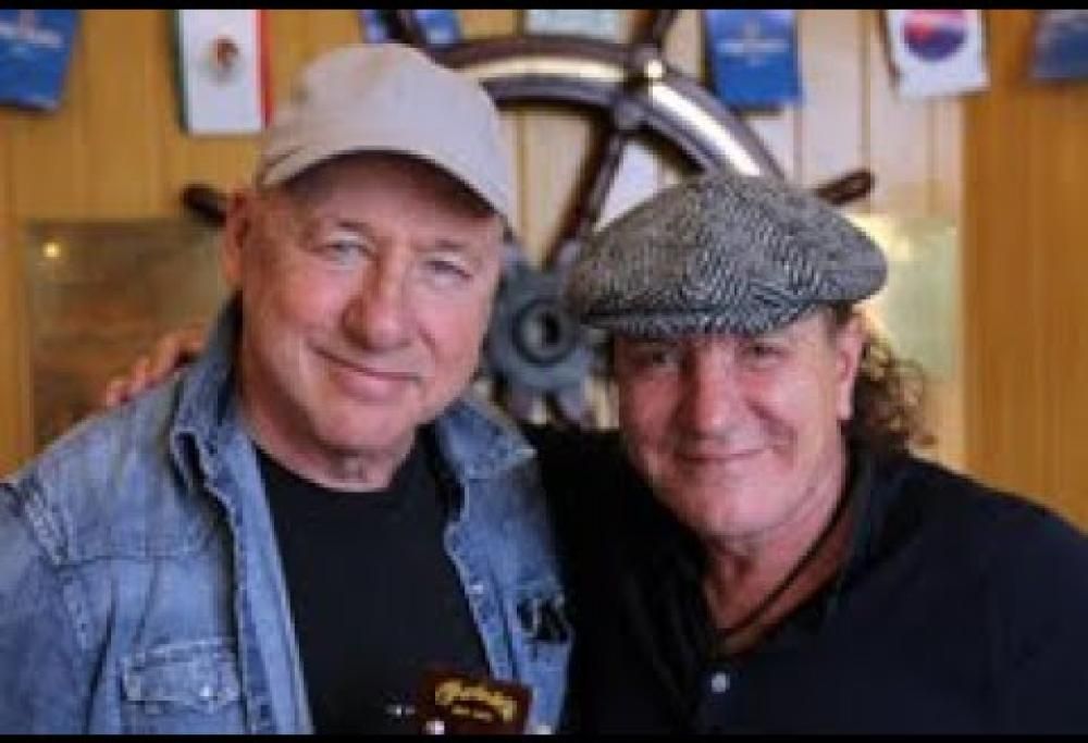 Brian Johnson e l'intervista con Mark Knopfler dei Dire Straits: "ecco cosa ha ispirato Sultans Of Swing". Guarda il video