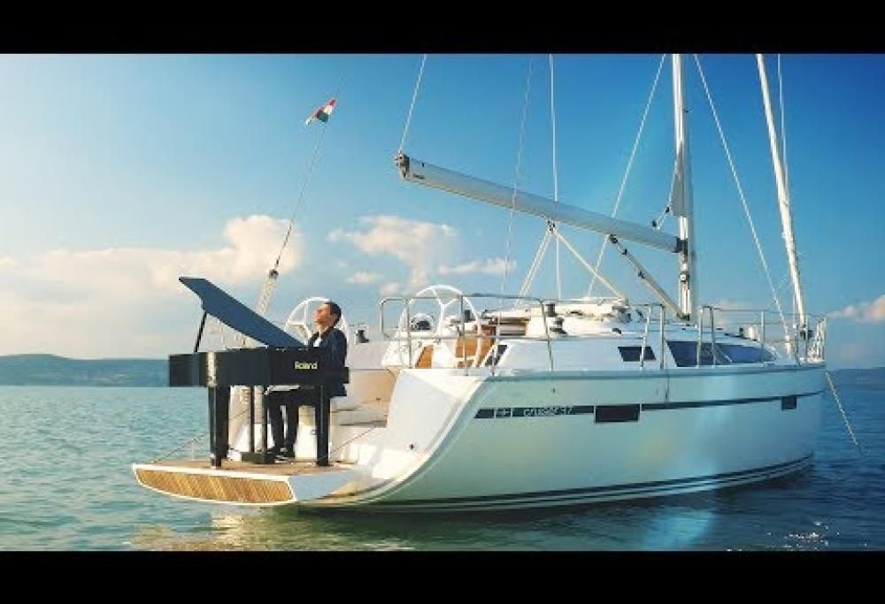 Peter Bence: la bellissima piano cover di Here Comes The Sun dei Beatles