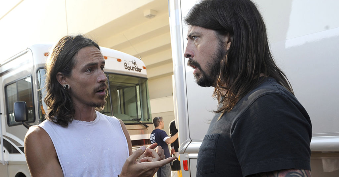 Foo Fighters, quella volta che Brandon Boyd salvò un'esibizione di Dave Grohl. Scopri la storia