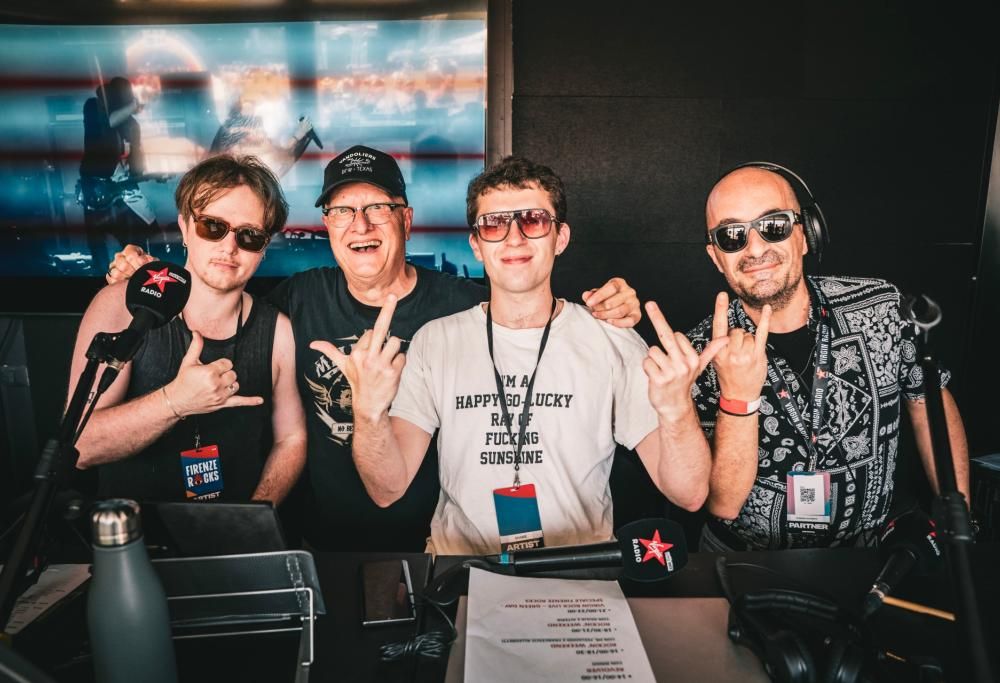 Shame: le foto più belle dell'intervista a Virgin Radio