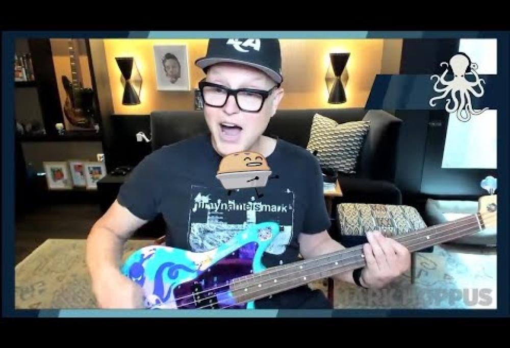 Mark Hoppus riprende in mano il basso per la prima volta dall'inizio della malattia. Guarda il video