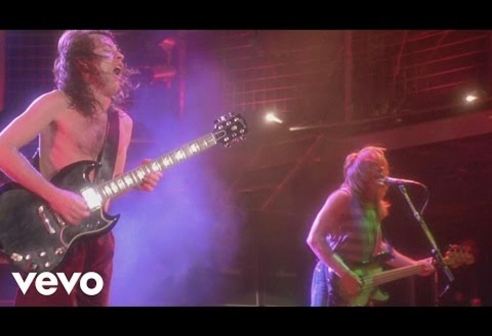 AC/DC - Moneytalks (Live)
