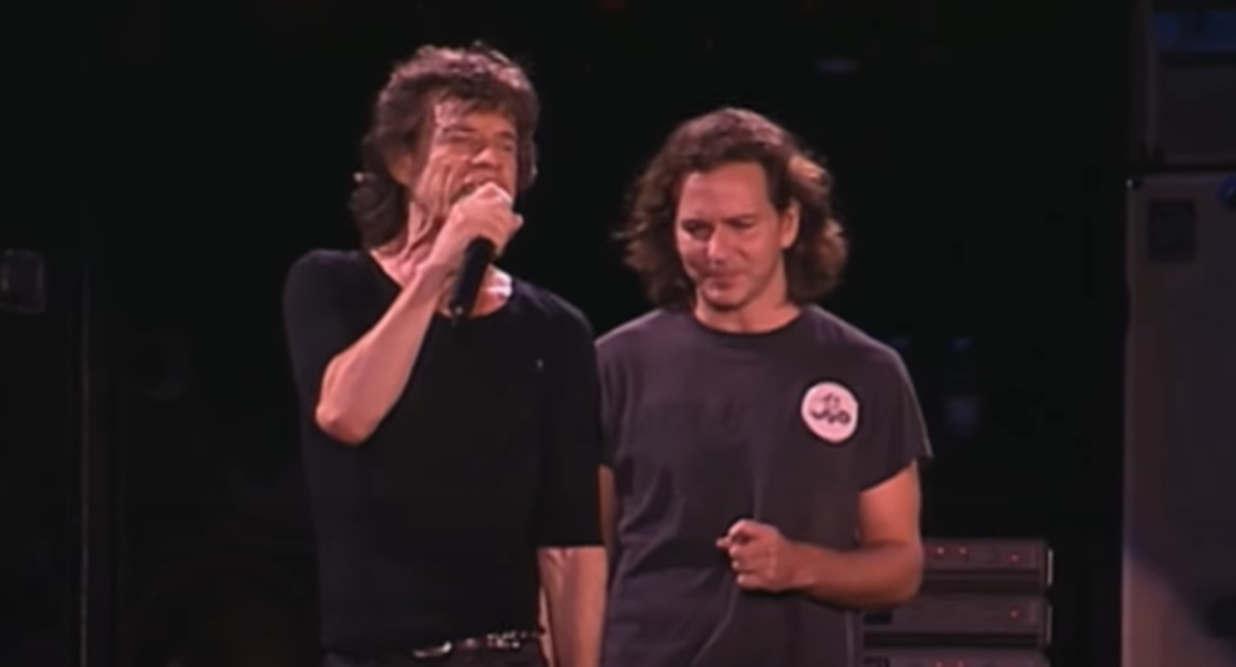 Quella volta che Eddie Vedder cantò a sorpresa Wild Horses con i Rolling Stones: "fu la versione più emozionante di sempre". Guarda il video