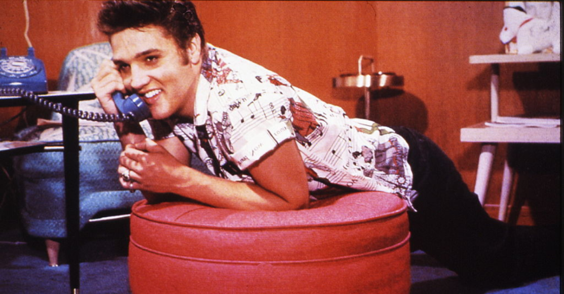 Elvis Presley: ecco com’era il Natale a Graceland, a casa del Re del Rock And Roll