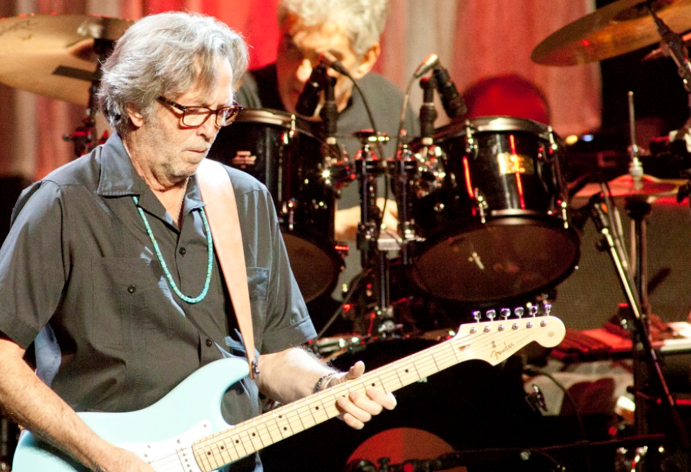 Eric Clapton ha pubblicato il nuovo singolo "anti Green Pass" This Has Gotta Stop. Ascoltalo qui