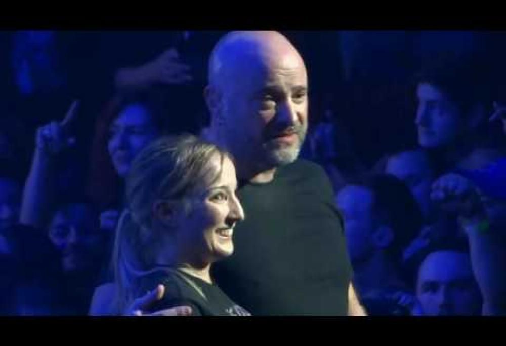 Disturbed: il frontman David Draiman interrompe un concerto per salvare una ragazza dal pogo. Guarda il video