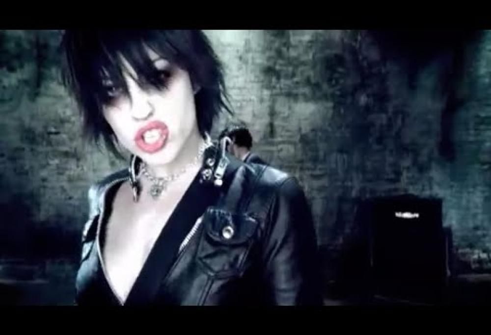 The Distillers - Drain the Blood