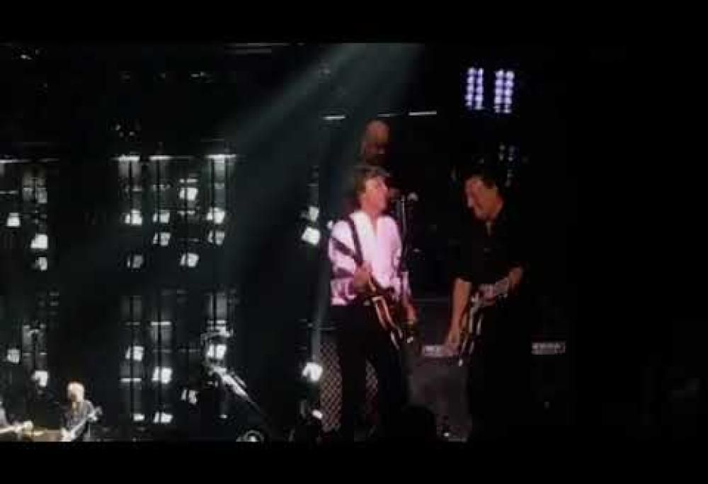 Bruce Springsteen ha fatto una sorpresa a Paul McCartney: guarda il video