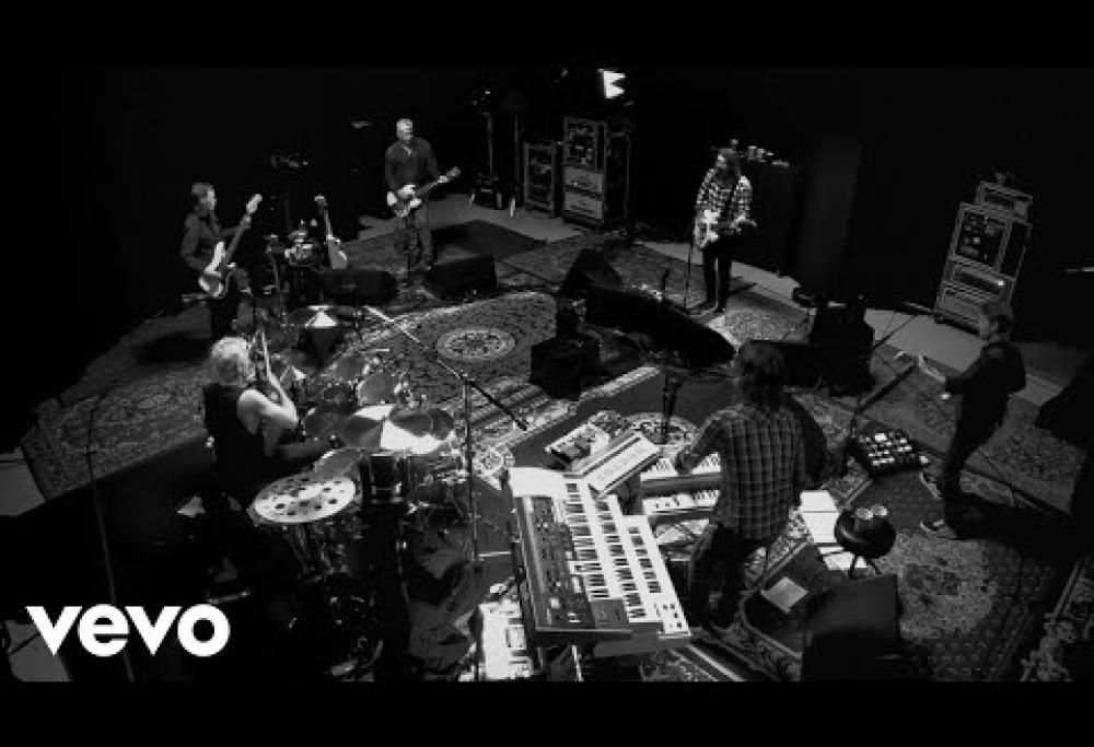 Foo Fighters - Under You