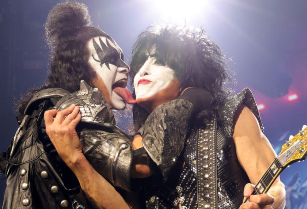 KISS, pubblicato il video ufficiale di 20 minuti con il meglio del loro ultimo concerto di sempre. Guardalo qui