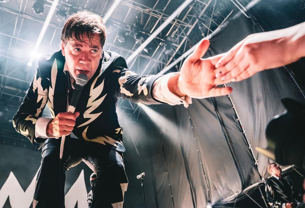 The Hives Day: guarda le foto più belle e la scaletta del concerto a Bologna