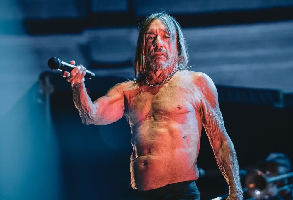 Iggy Pop, guarda le foto più belle e la scaletta del concerto a Mantova