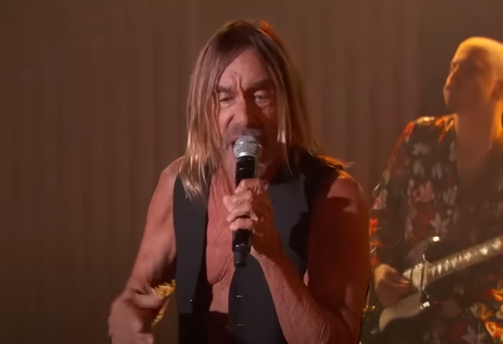 Iggy Pop si è esibito sul palco con Duff McKagan e Chad Smith da Jimmy Kimmel. Guarda il video