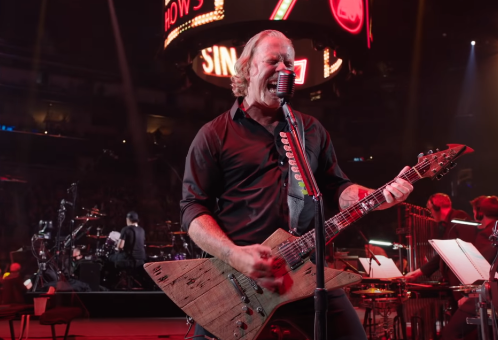 I Metallica pubblicano il video di "Moth Into Flame" da "S&M2". Guardalo qui