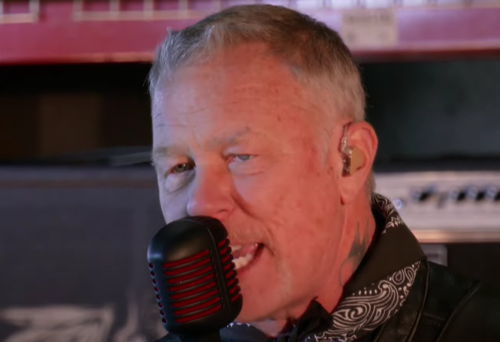I Metallica hanno suonato Enter Sandman in diretta al Late Show in occasione del Super Bowl. Guarda il video