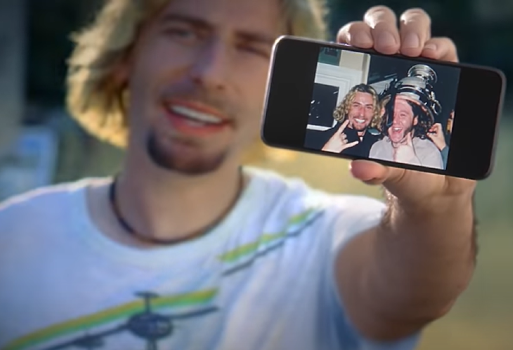 I Nickelback si prendono in giro da soli con una nuova parodia di "Photograph". Guarda il video