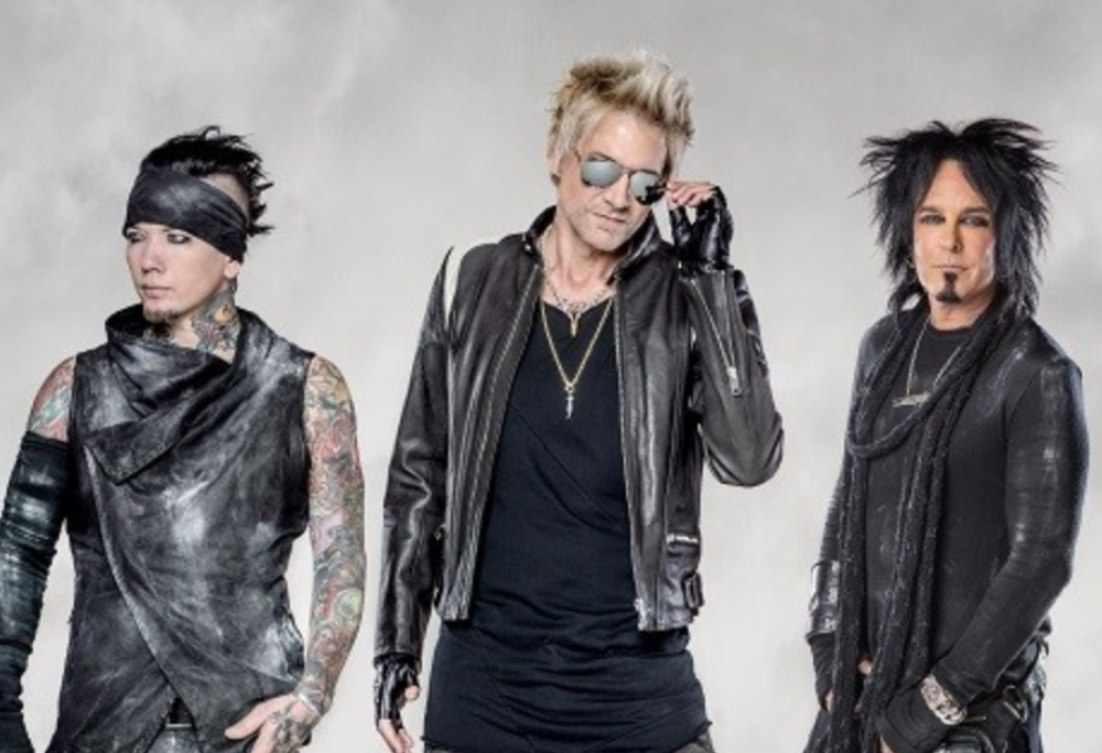 I Sixx A.M. pubblicano "Belly Of The Beast" come colonna sonora del film "Sno Babies". Il ricavato in beneficenza contro le dipendenze