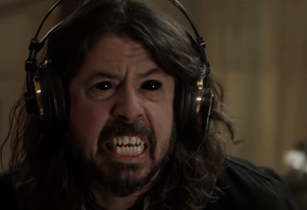 I Foo Fighters pubblicano il nuovo inedito thrash metal "March of the Insane" tratto dal film Studio 666. Ascoltalo qui