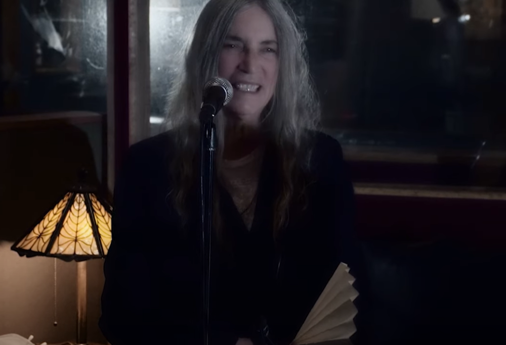 Patti Smith e la performance di "People Have The Power" per l'insediamento di Joe Biden. Guarda il video e il documentario