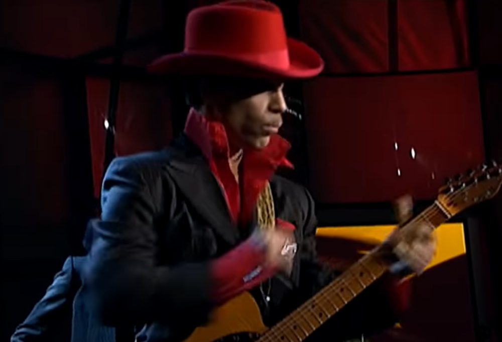 Prince, una nuova versione del video con la sua incredibile versione live di While My Guitar Gently Weeps. Guardalo qui