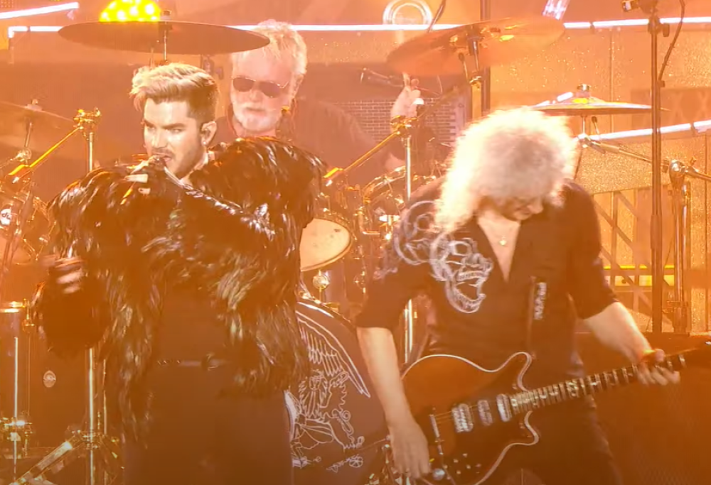 Queen + Adam Lambert, pubblicato il video di "Somebody To Love" tratto da Live Around The World. Guardalo qui