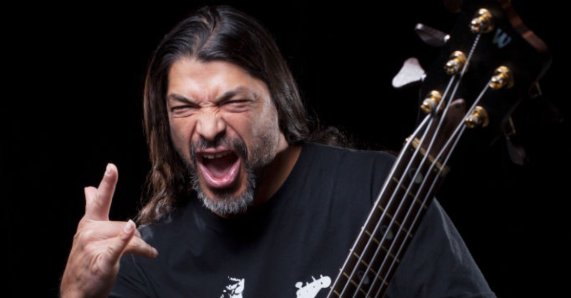 Metallica, Robert Trujillo rivela perché non ha mai scritto molto materiale per la band: “Ognuno contribuisce a suo modo”