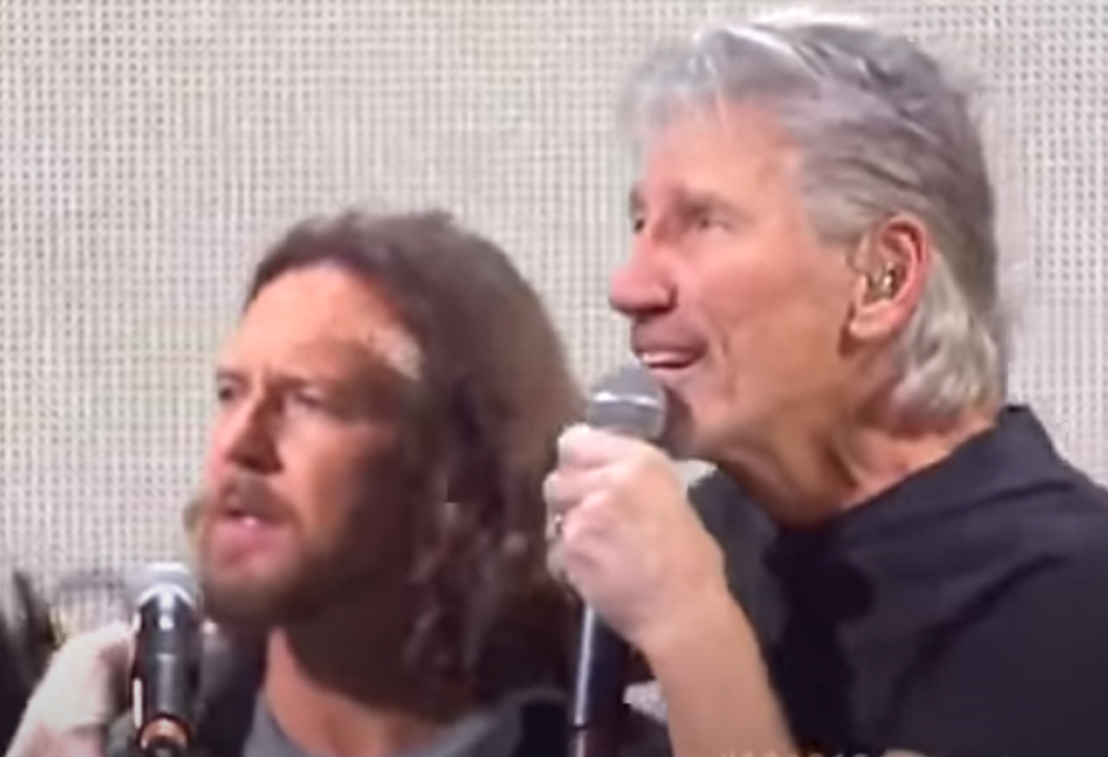 Roger Waters + Eddie Vedder -  Comfortably Numb