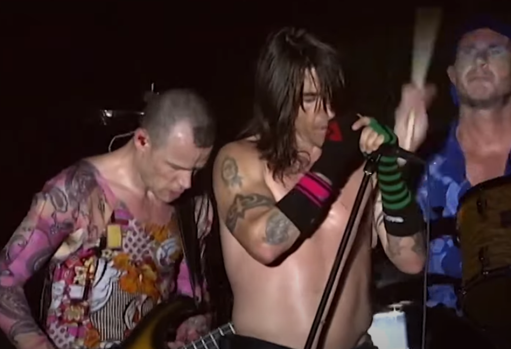 Red Hot Chili Peppers: il concerto integrale del Lollapalooza 2001 per i fan in quarantena. Guardalo qui in streaming