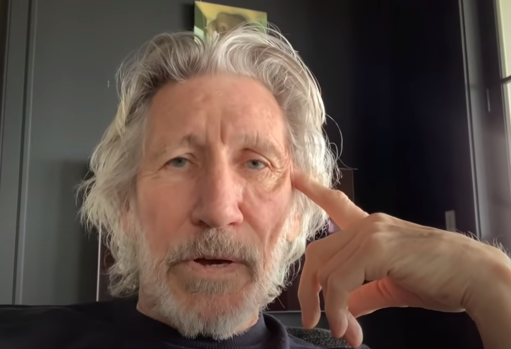 Roger Waters si scaglia contro David Gilmour: "mi ha bandito dai canali della band. Pensa di possedere i Pink Floyd"