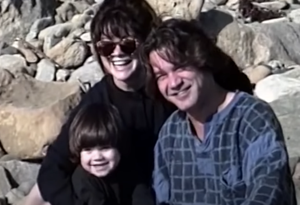 Wolfgang Van Halen pubblica il suo primo singolo dedicato al padre Eddie: "non importa quale sia la distanza, io sarò con te"