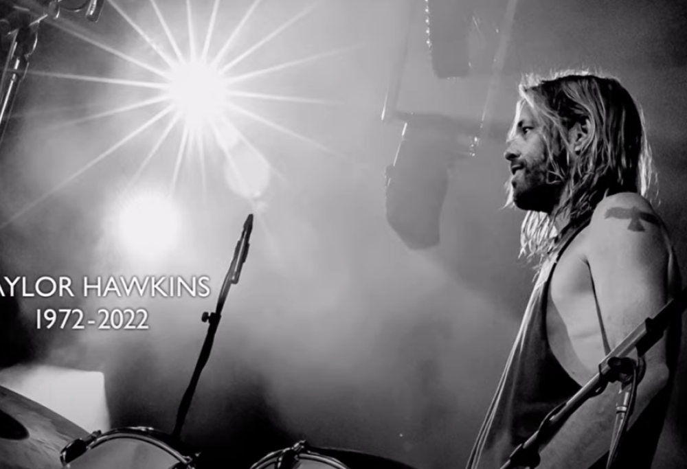 Taylor Hawkins, il tributo trasmesso durante i Grammy Awards 2022. Guarda il video